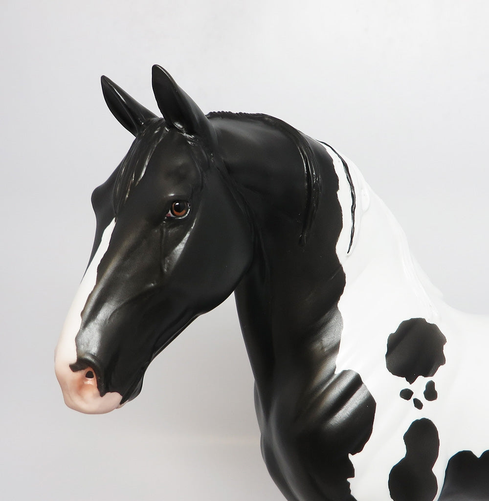 LAST CHANCE-LE-3 BLACK PINTO CUSTOM STANDING DRAFTER WHS 2017