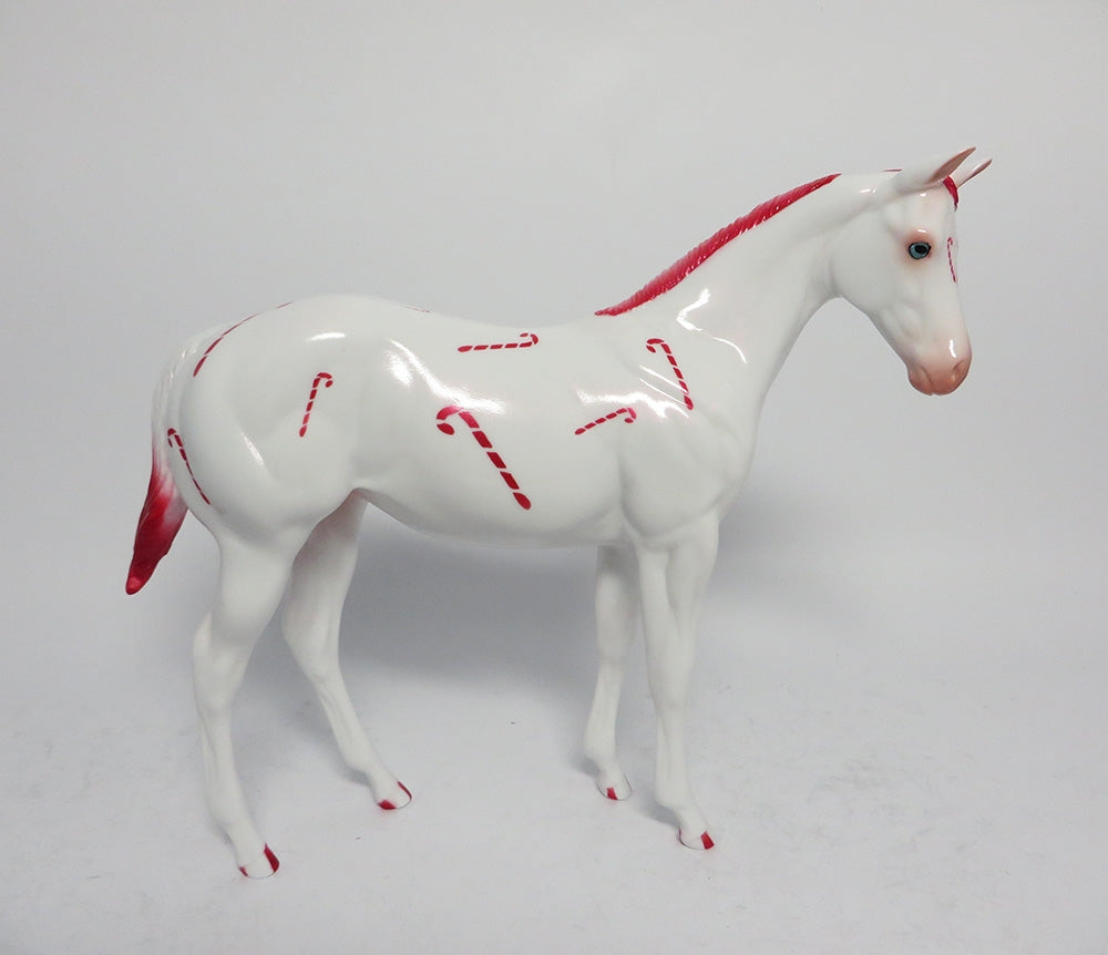 DASHING-LE-2 CANDY CANE DECORATOR WEANLING MODEL HORSE WHS 2017