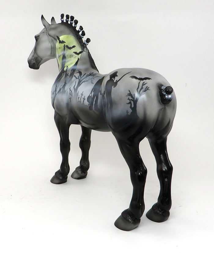 VAMPIRE SLAYER - OOAK HALLOWEEN DRAFTER MODEL HORSE - 10/2