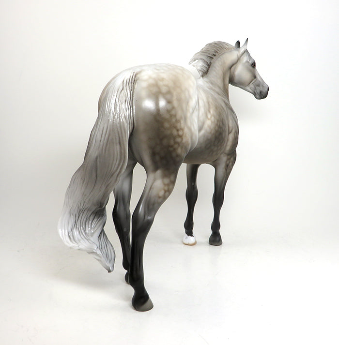PEARL JAM - OOAK DAPPLE GREY ISH MODEL HORSE - 1/22