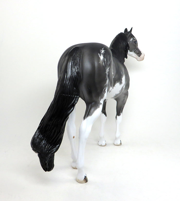 PAWNEE - OOAK ETCHED BLACK SABINO MODEL HORSE by DAWN QUICK - 1/22