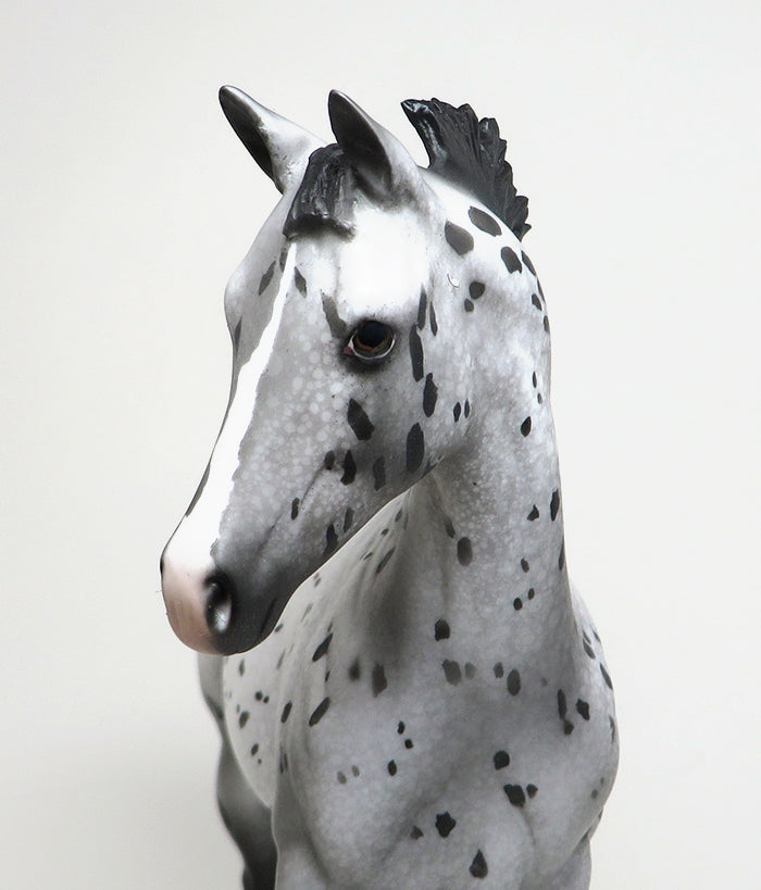 WEANLING MODEL HORSE