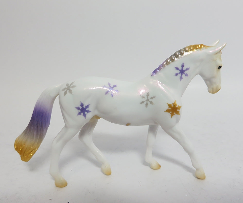 PHANTOM SNOWFLAKE-  PURPLE AND GOLD SNOWFLAKE DECORATOR WARMBLOOD CHIP 12/08/17