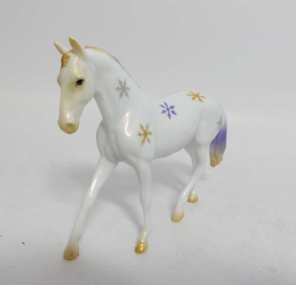 PHANTOM SNOWFLAKE-  PURPLE AND GOLD SNOWFLAKE DECORATOR WARMBLOOD CHIP 12/08/17