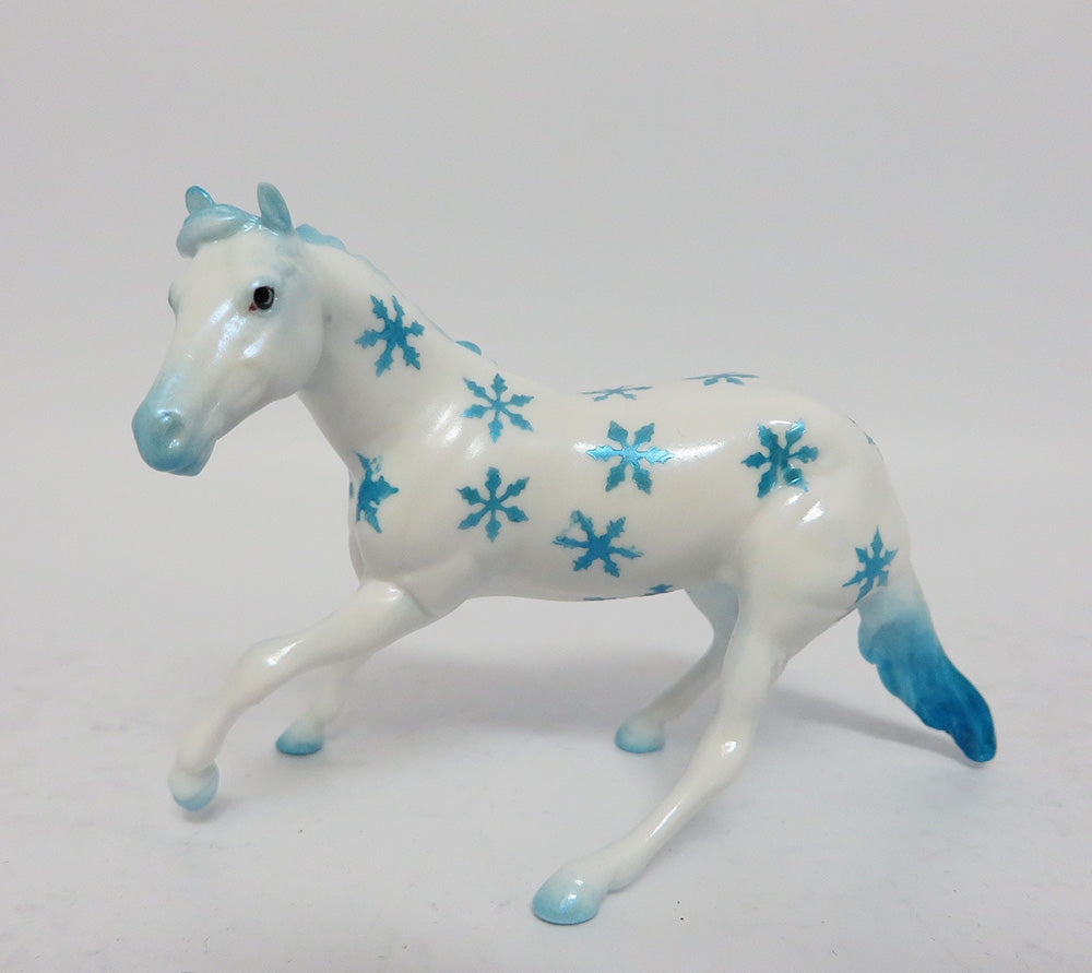 BLUE ICE-  BLUE SNOWFLAKE DECORATOR CUTTER CHIP 12/08/17