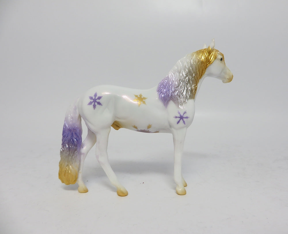 PHANTOM SNOWFLAKE-  PURPLE AND GOLD SNOWFLAKE DECORATOR ANDALUSIAN12/08/17