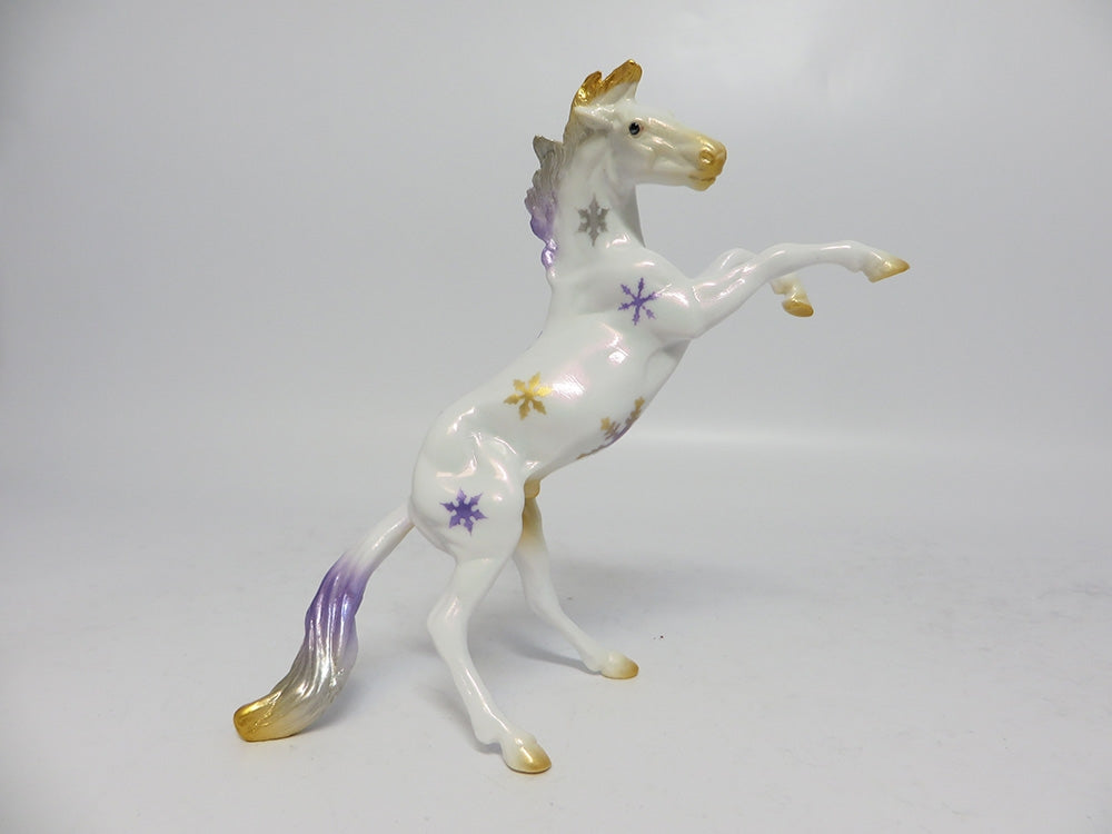 PHANTOM SNOWFLAKE-  PURPLE AND GOLD SNOWFLAKE DECORATOR REARING CHIP12/08/17