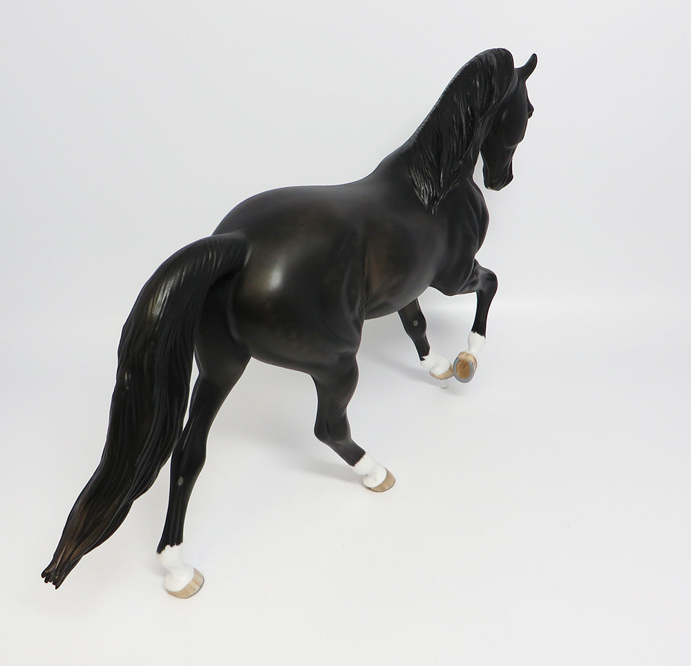 CHARLEVOIX~OOAK DAPPLE BLACK TWH EQ 2017