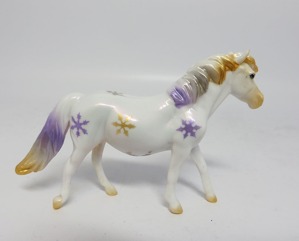 PHANTOM SNOWFLAKE-  PURPLE AND GOLD SNOWFLAKE DECORATOR PONY 12/08/17