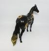 KISS ME AT MIDNIGHT-OOAK NEW YEARS DECORATOR ISH MODEL HORSE 1-4-18