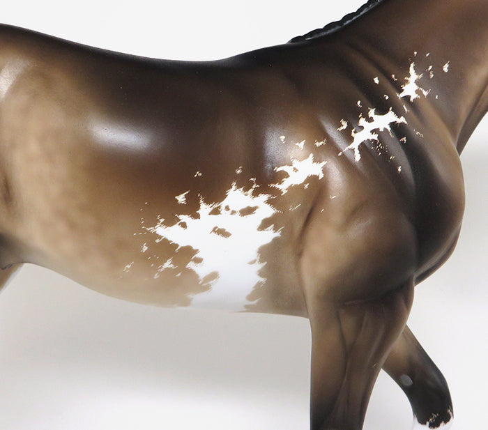 ETCHED BAY MODEL HORSE by SHERYL LEISURE