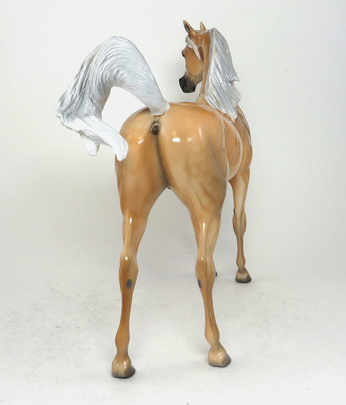 RAGTIME BLUES-LE-2-Palomino Arabian Model Horse 12/10