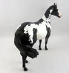 ZIPPIN&#39; OLE STYLE-OOAK BLACK OVERO ISH MODEL HORSE 12/22