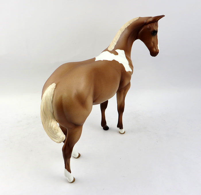 CRYSTAL-LE-2 RED ROAN PAINT WEANLING MODEL HORSE 12/28