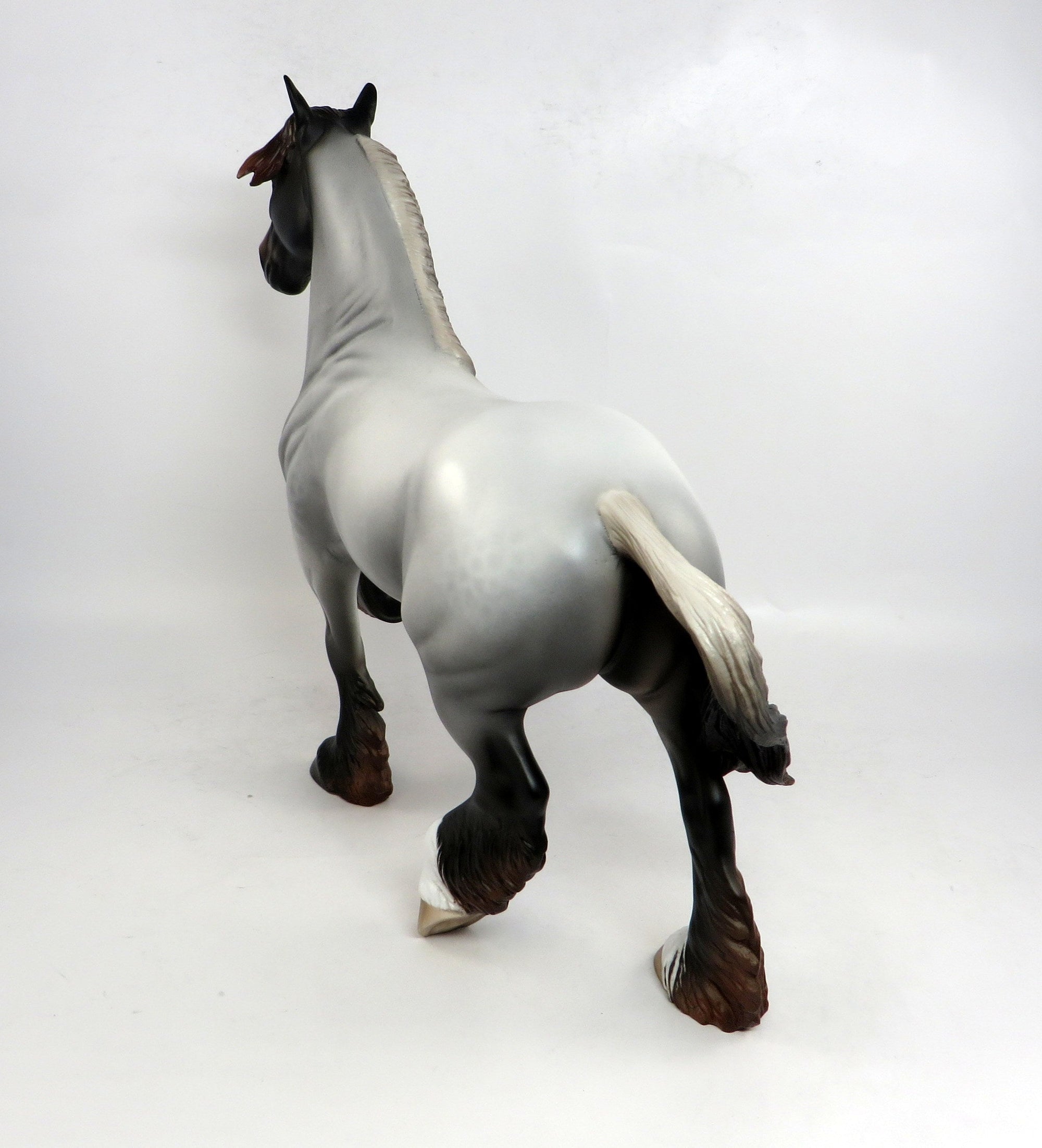 HUMDINGER-LE-4 DAPPLE BLUE ROAN TROTTING DRAFTER MODEL HORSE BY SHERYL LEISURE 12/29