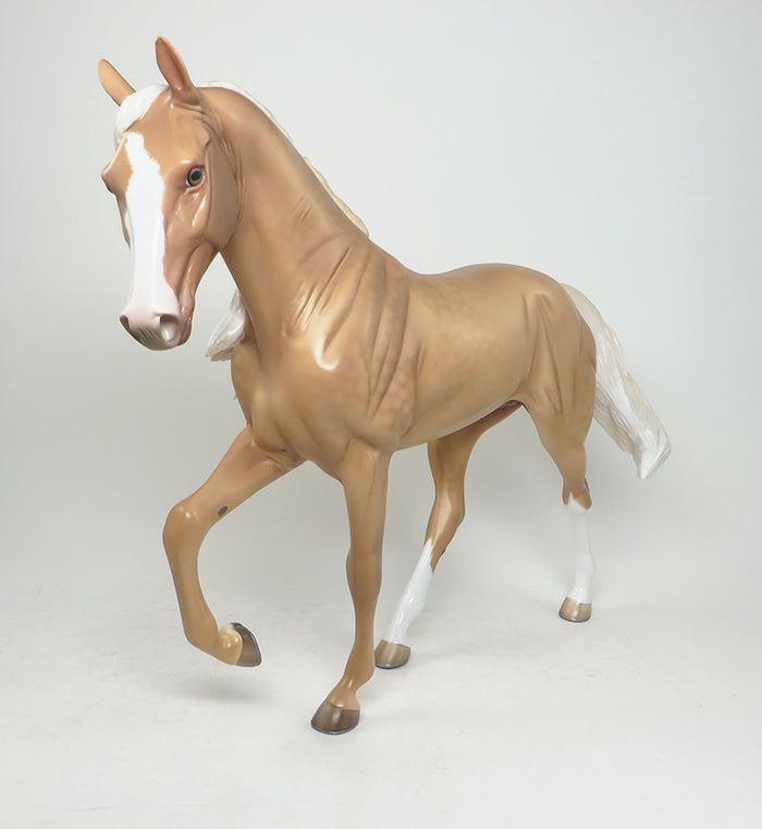 KINGSMAN - OOAK DAPPLED CHAMPAGNE PALOMINO TENNESSEE WALKER MODEL HORSE by SHERYL LEISURE - 1/29