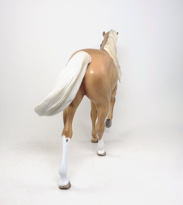 KINGSMAN - OOAK DAPPLED CHAMPAGNE PALOMINO TENNESSEE WALKER MODEL HORSE by SHERYL LEISURE - 1/29