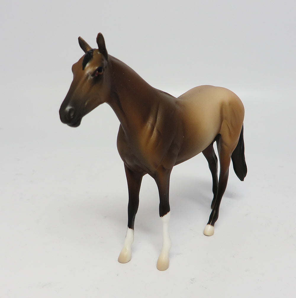 SNYDER~OOAK BROWN BAY THOROUGHBRED CHIPS MODEL HORSE 6/7/2017