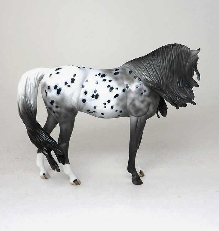 model horse pebbles darling clementine