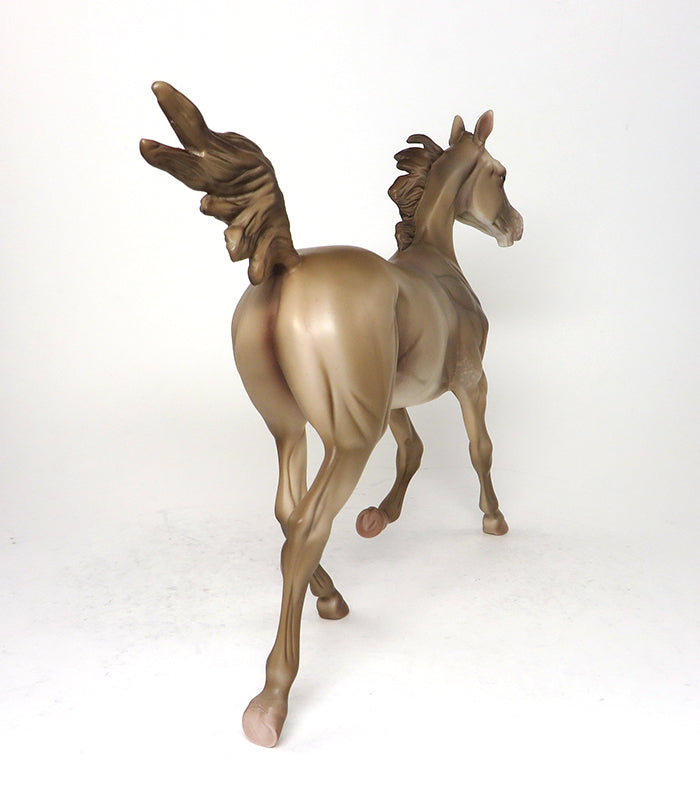 BUBBLES OF HAPPY - OOAK CHAMPAGNE YEARLING MODEL HORSE - 1/29