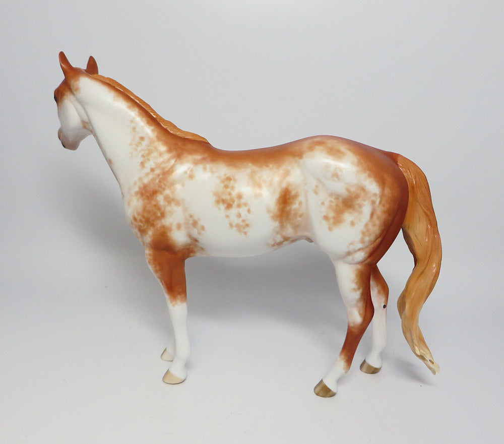 FREEDOM IS GOLDEN~OOAK CHESTNUT SABINO ISH MODEL HORSE