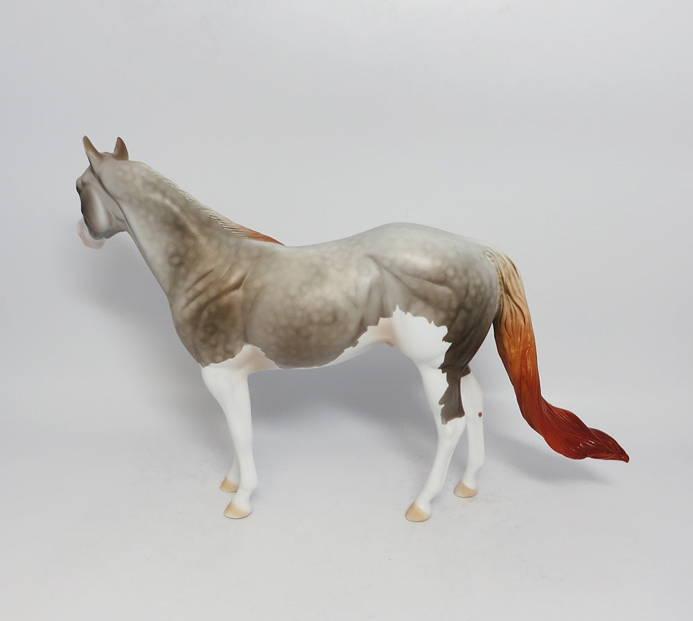 GROUND COVER-LE-4 GREY SPLASH ISH MODEL HORSE BY DAWN QUICK 12/27/17