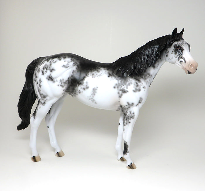ish model horse