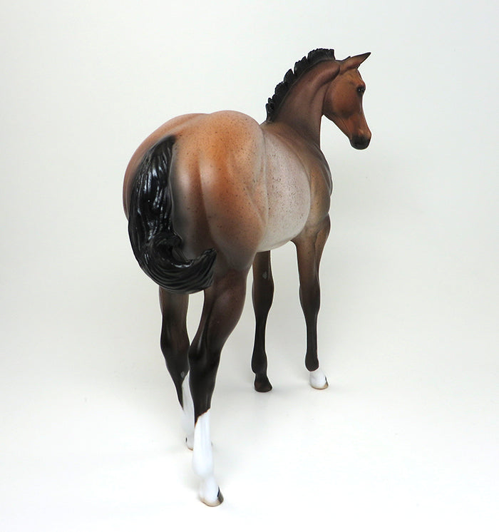LOVE STORY~OOAK-BAY ROAN  WEANLING~MODEL HORSE 12/15