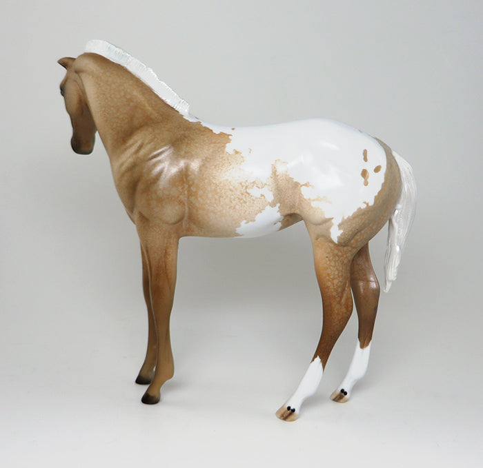 one of a kind sparks model horse
