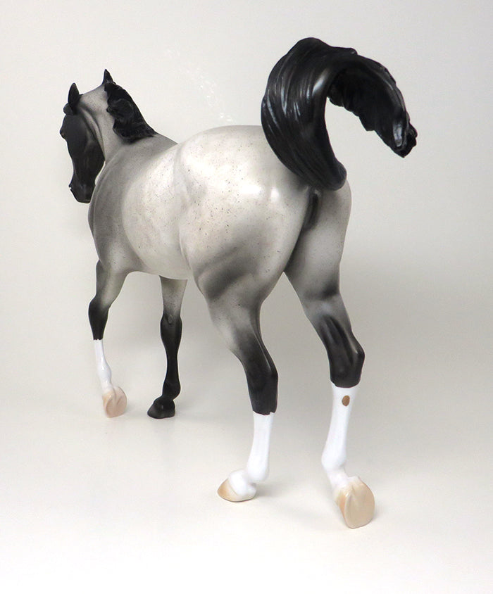BLUE BAYOU~OOAK-BLUE ROAN PINNED EAR THOROUGHBRED MODEL HORSE 12/16