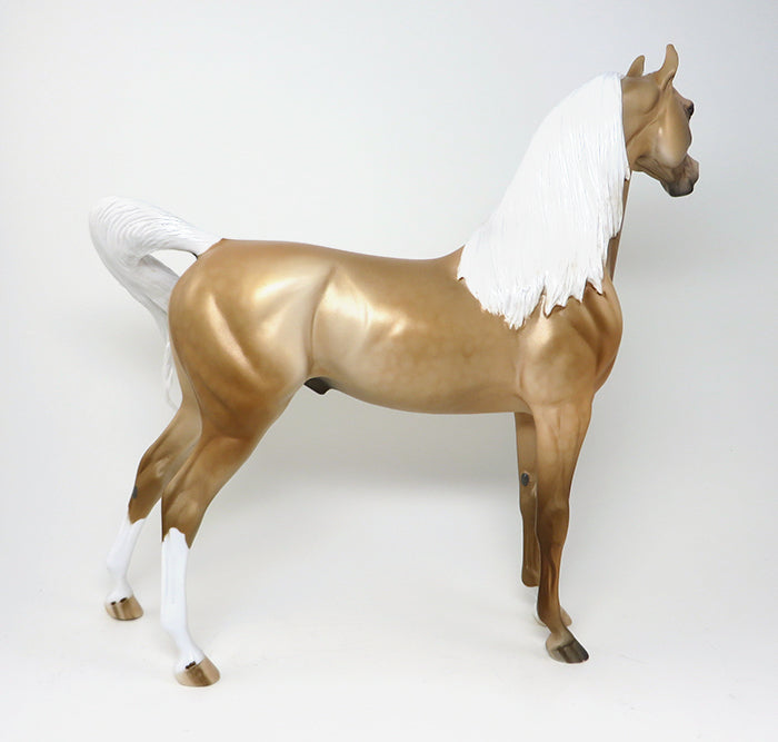 BEAUTY IN THE MYSTERY "BEAUTY" - OOAK PALOMINO ARABIAN MODEL HORSE - 2/5