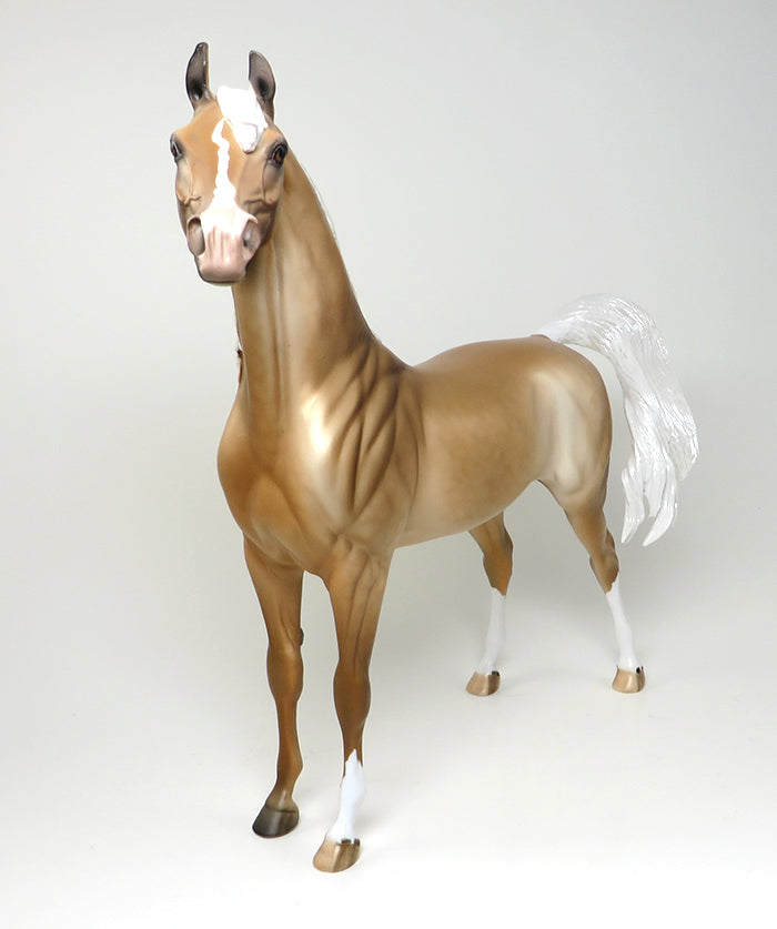 BEAUTY IN THE MYSTERY "BEAUTY" - OOAK PALOMINO ARABIAN MODEL HORSE - 2/5