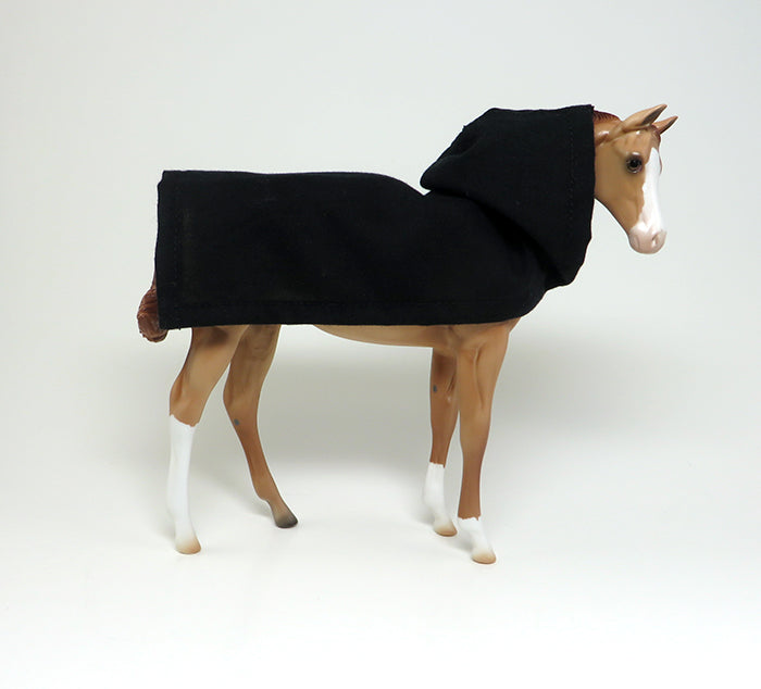 AVANSHEE SHEERIN -  LIGHT CHESTNUT WEANLING MODEL HORSE WITH CAPE