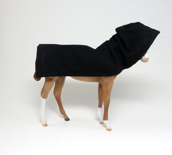 AVANSHEE SHEERIN -  LIGHT CHESTNUT WEANLING MODEL HORSE WITH CAPE