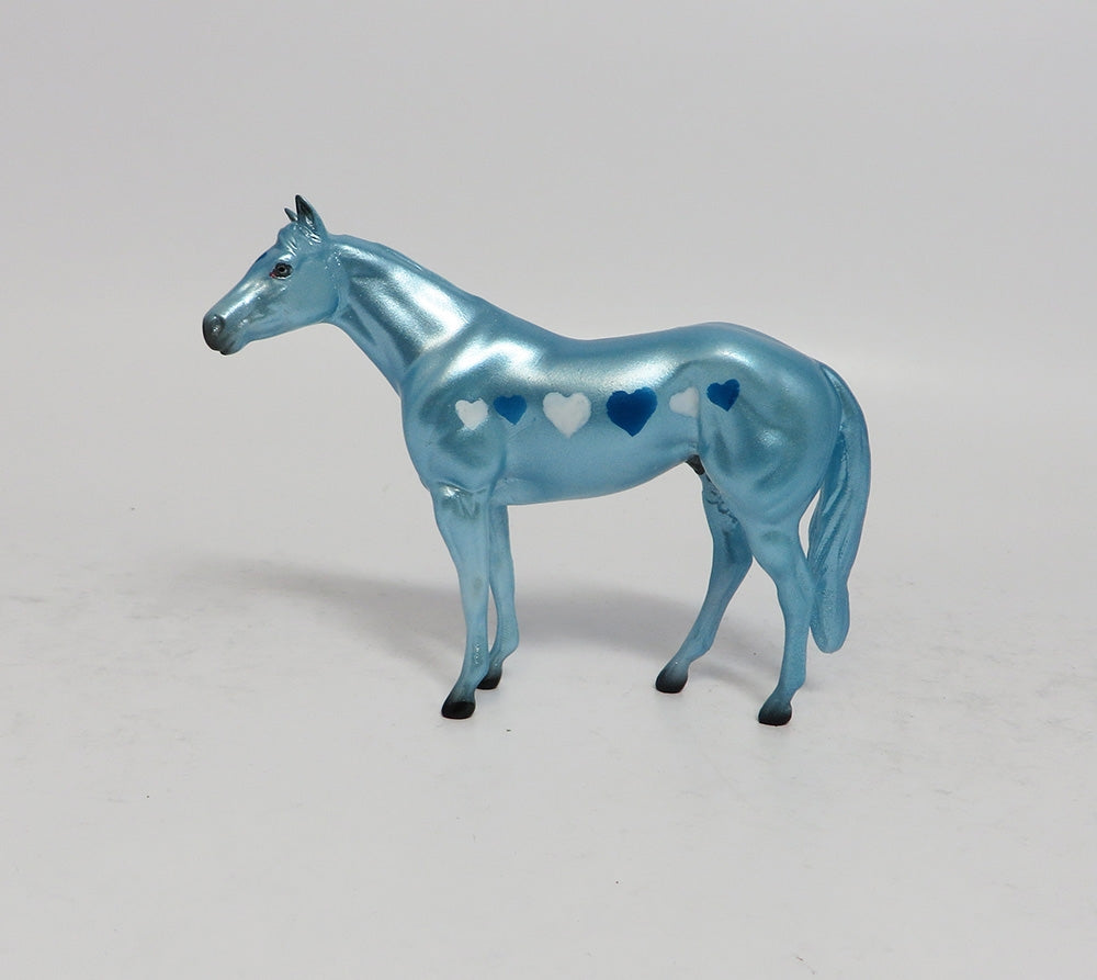 CHERUB-OOAK BLUE STOCK HORSE CHIP DECORATOR WITH BLUE AND WHITE HEARTS MODEL HORSE 1-17-18