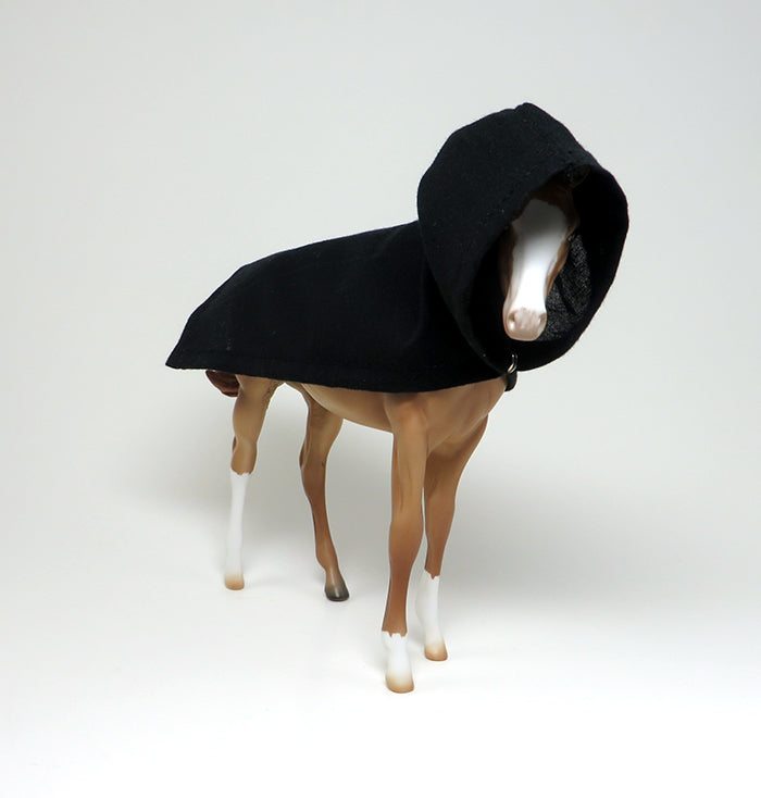 AVANSHEE SHEERIN -  LIGHT CHESTNUT WEANLING MODEL HORSE WITH CAPE