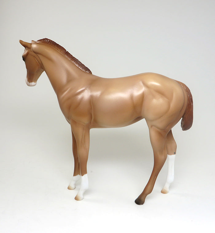 AVANSHEE SHEERIN -  LIGHT CHESTNUT WEANLING MODEL HORSE WITH CAPE