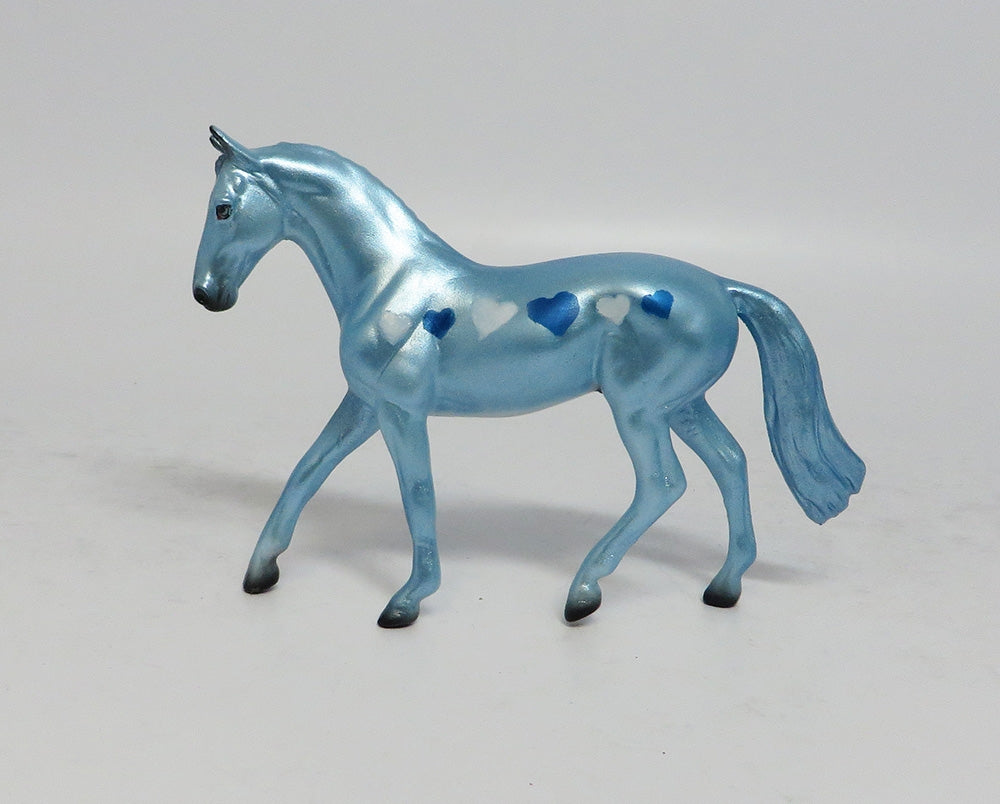 HEARTHROB-OOAK BLUE WARMBLOOD CHIP WITH BLUE AND WHITE HEART MODEL HORSE 1-17-18