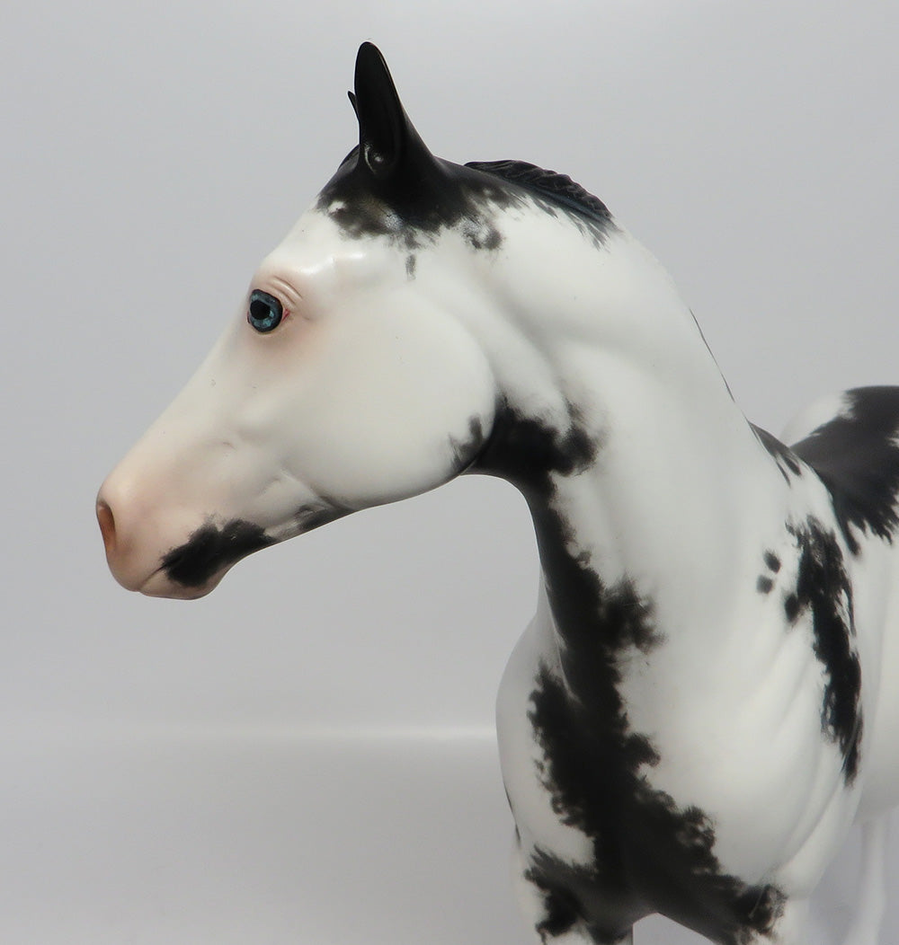 IN THE PAINTED DESERT-OOAK BLACK SABINO PAINT ISH MODEL HORSE BY SHERYL LEISURE EQ 17