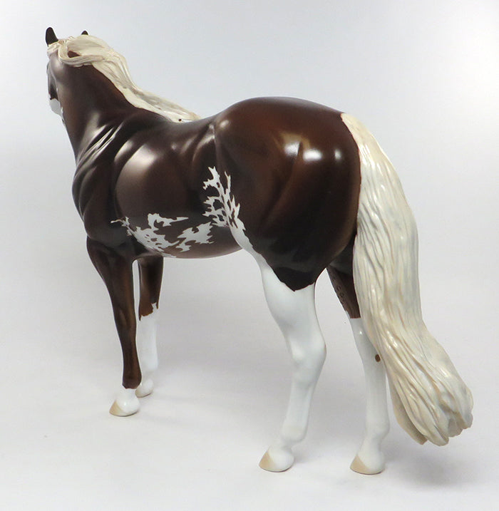 SPIN DOCTOR-OOAK CHESTNUT ISH PAINT MODEL HORSE HORSE 8/4