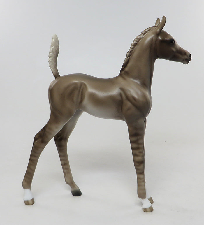aina model horse 