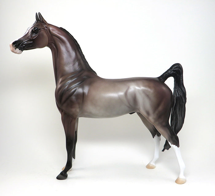 ARABIAN MODEL HORSE 