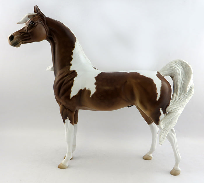 GOLDEN BASK-OOAK ETCHED CHESTNUT PAINT ARABIAN MODEL HORSE 1/13