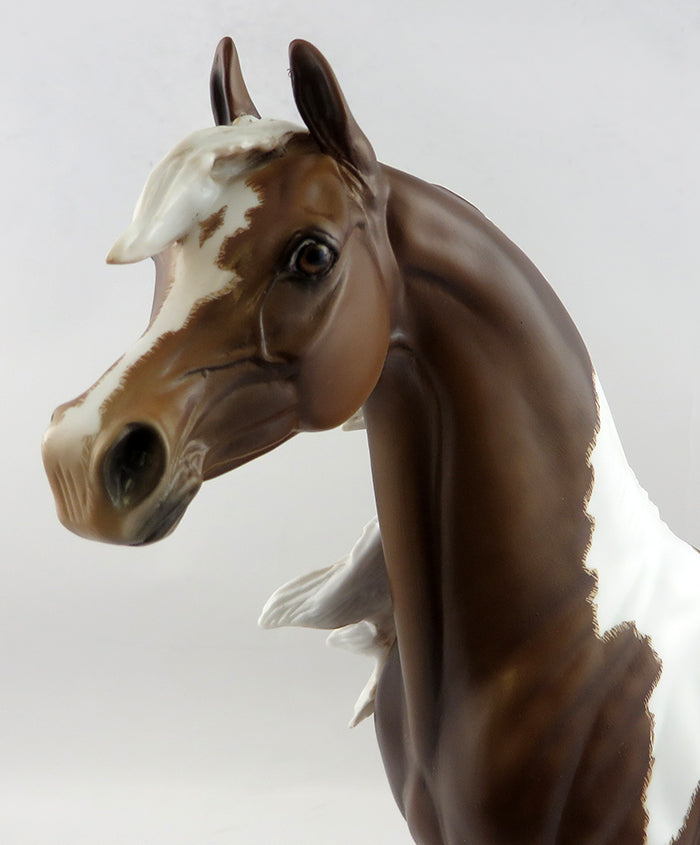 GOLDEN BASK-OOAK ETCHED CHESTNUT PAINT ARABIAN MODEL HORSE 1/13