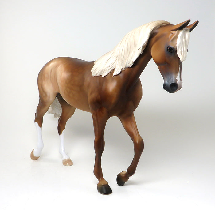 CHESTNUT THOROUGHBRED 