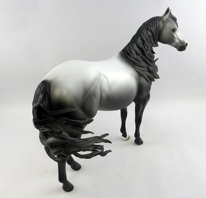 GUNTHER-OOAK DAPPLE GREY ISH MODEL HORSE 1/13