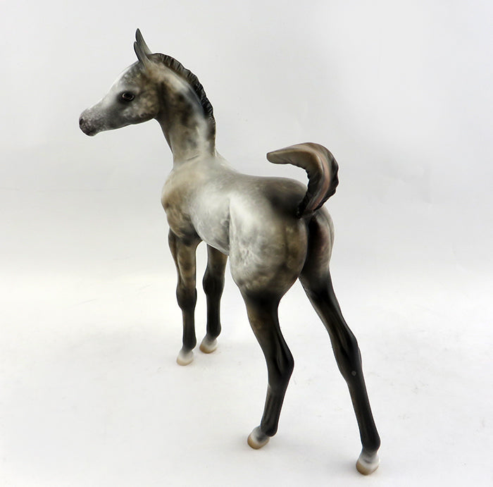 SHOW YOUR GUNZ-OOAK CHESTNUT FOAL MODEL HORSE 1/13