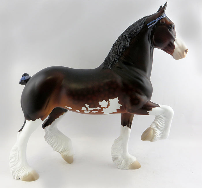 HUEY-OOAK DAPPLE BAY PAINT TROTTING DRAFTER MODEL HORSE 1/13