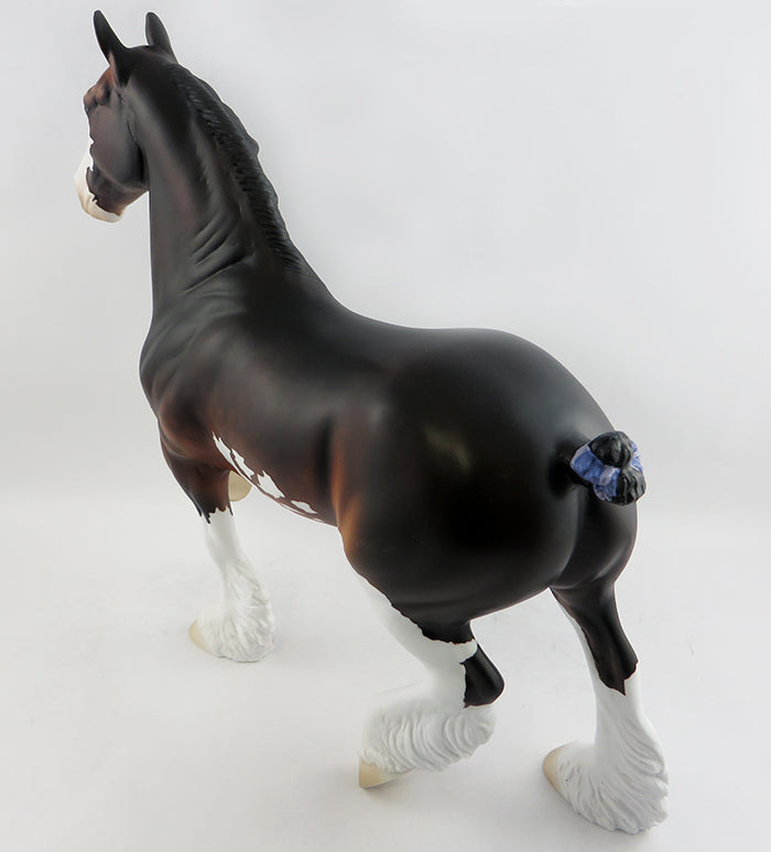 HUEY-OOAK DAPPLE BAY PAINT TROTTING DRAFTER MODEL HORSE 1/13