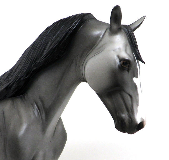 TENNESSE WALKER MODEL HORSE